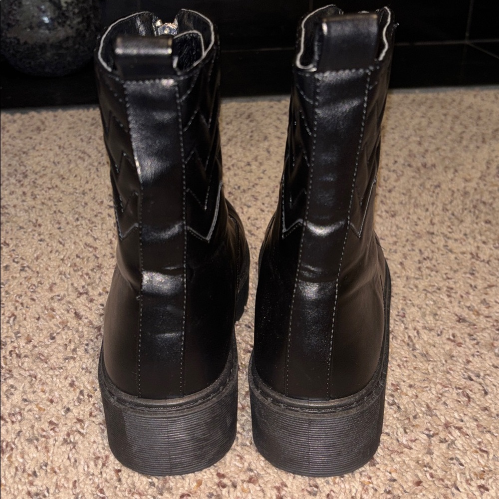 Yoki- Moto Boots size 8 - Picture 5 of 8